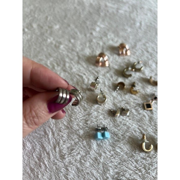 Vintage Earrings lot *last pic shows wear on one earring - Picture 4 of 4